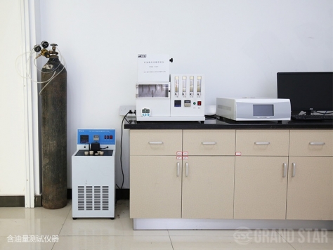 Oil content testing instrument